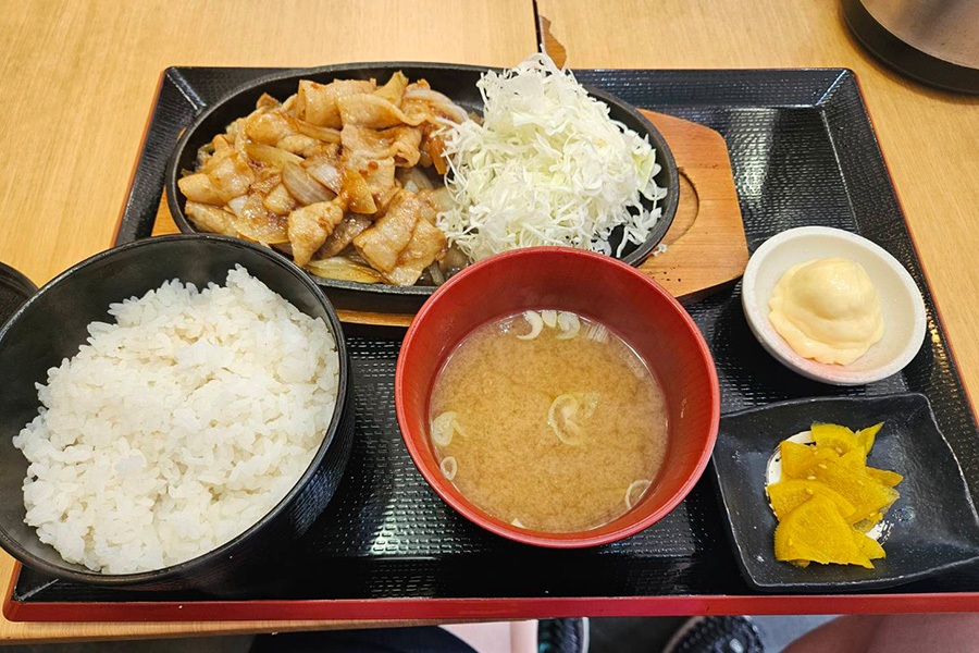豚の生姜焼き定食