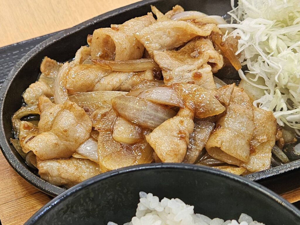 豚のしょうが焼きをアップで写した様子