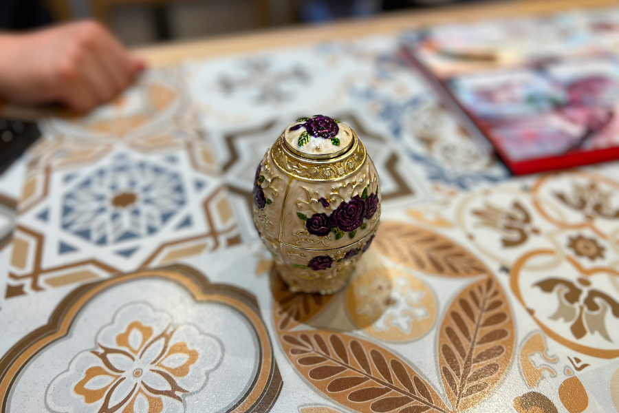 つまようじ入れの蓋が閉じている写真