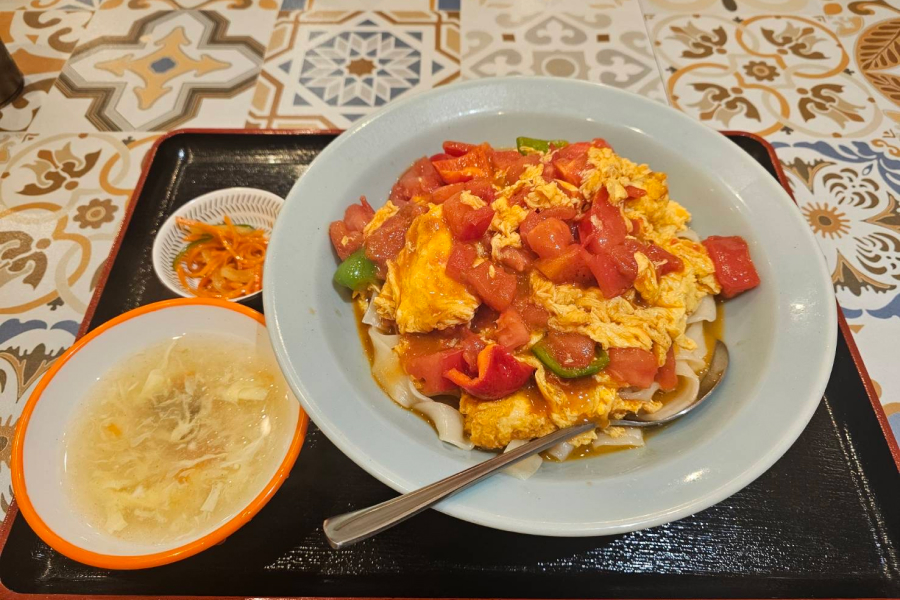 トマトと玉子入りラグメンの写真