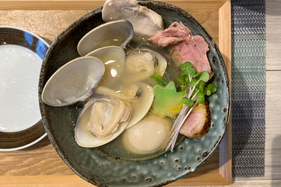 LOKAHIの特製はまぐり中華そばの写真