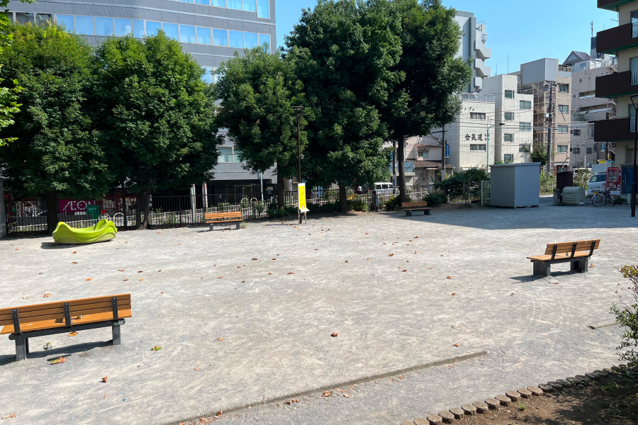 大塚台公園の広場の写真