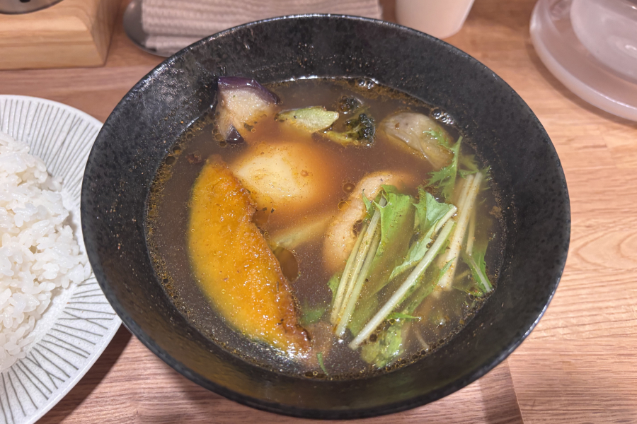 「東京スープカレー」、スープカレーアップの写真。