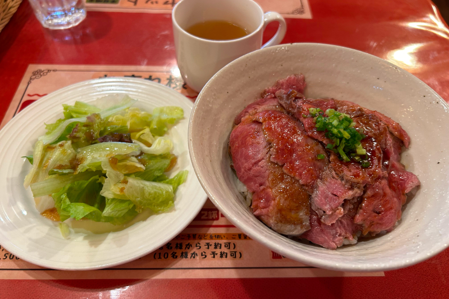 ステーキ丼セット。