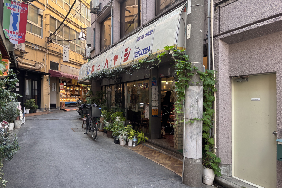 店の外観