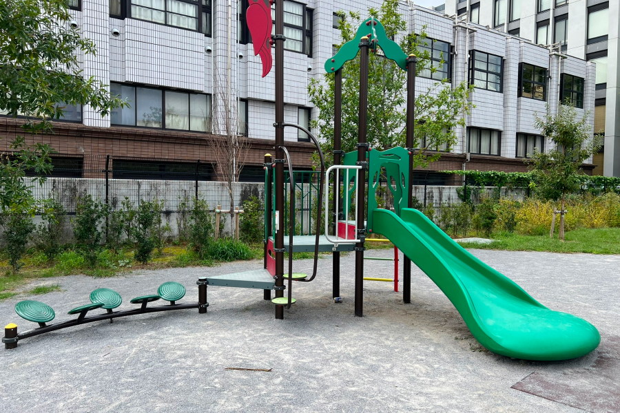 上池袋東公園の複合遊具