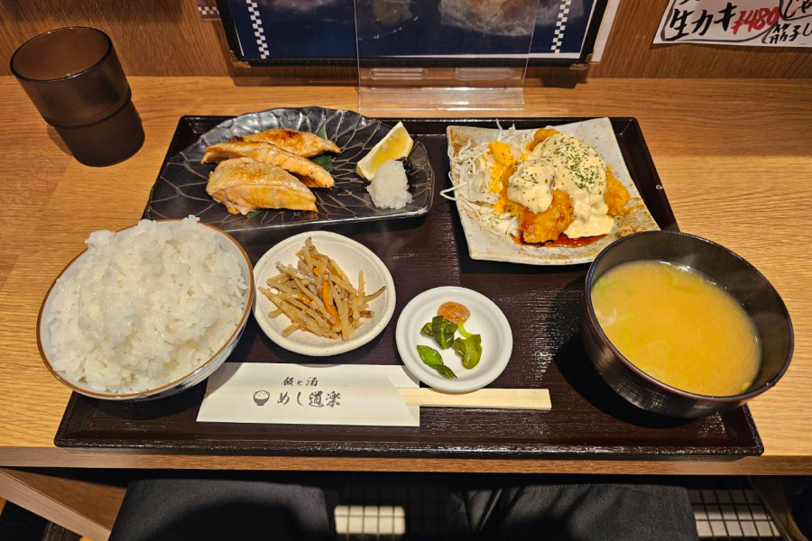 銀鮭塩焼き定食。