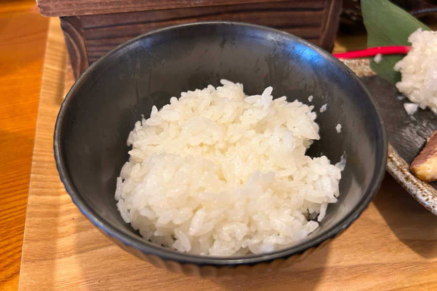 茶碗に移した後のご飯。