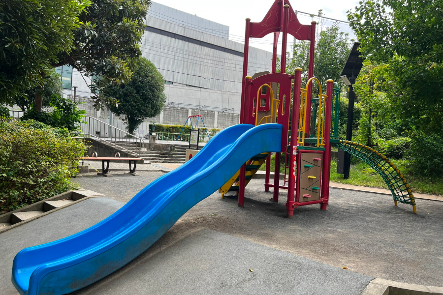 上池袋中央公園内の複合遊具