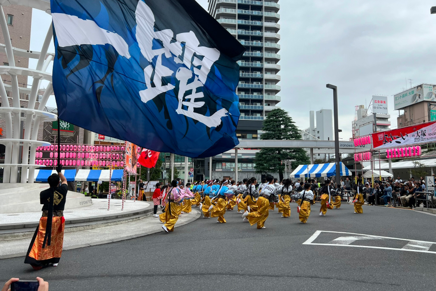第26回東京よさこいの、「一躍」の演技の様子