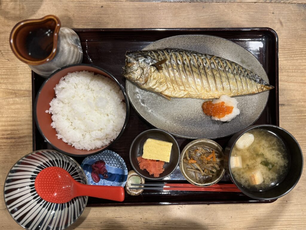 『めし屋 だん』の「灰干し焼さばめし」