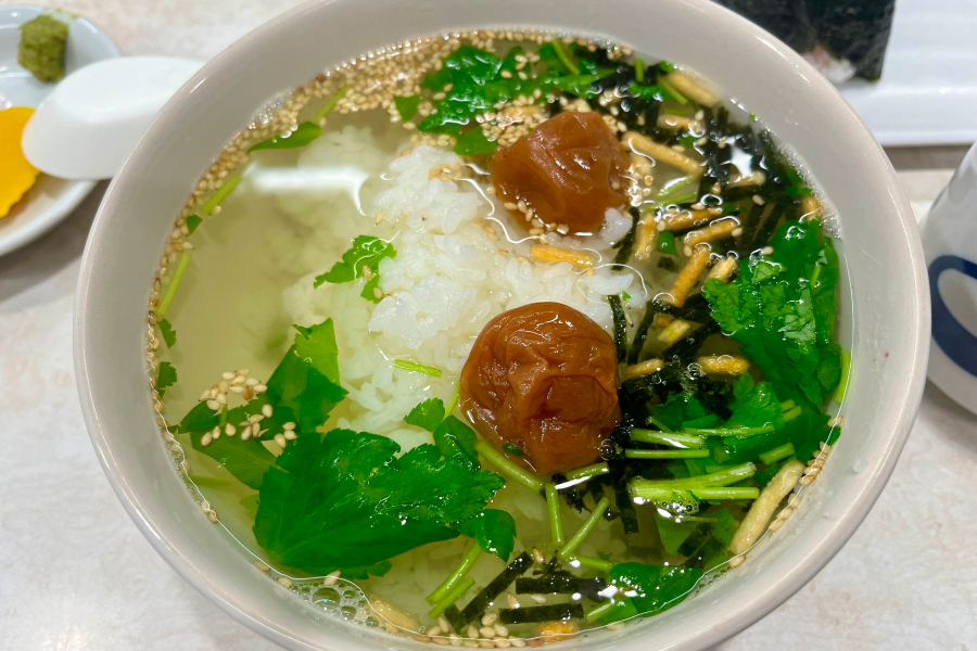 うめのお茶漬け。