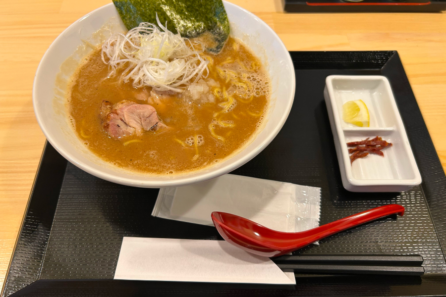 「極み鶏味噌ラーメン」。