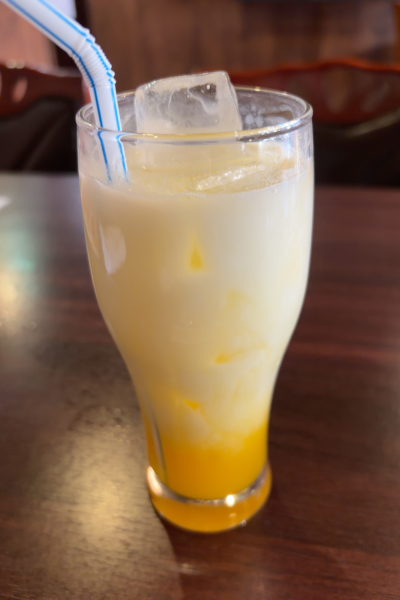 マンゴーラッシーの写真。