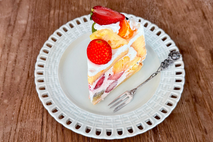 ミックスフルーツのケーキ。