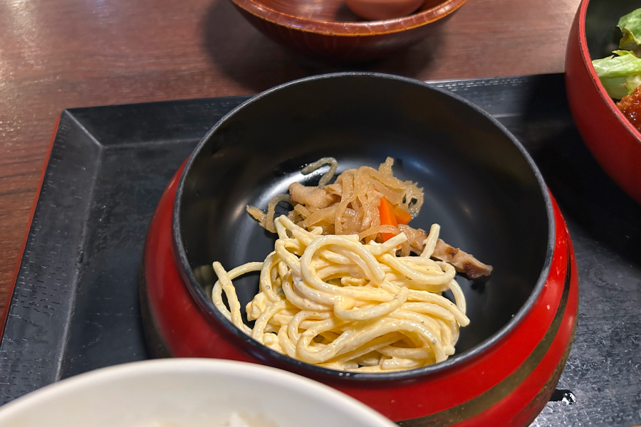 パスタサラダと切り干し大根。