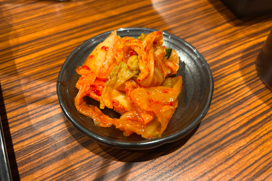 おかわり無料のキムチ。