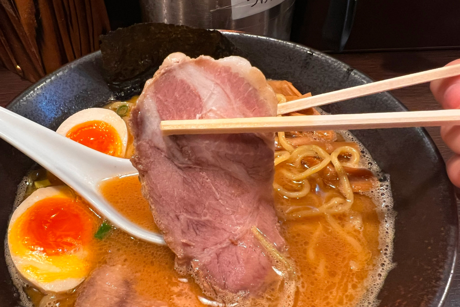 『らーめん 夢あかり』の「特製ラーメン」のチャーシュー
