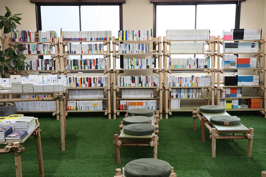 宇野書店店内。