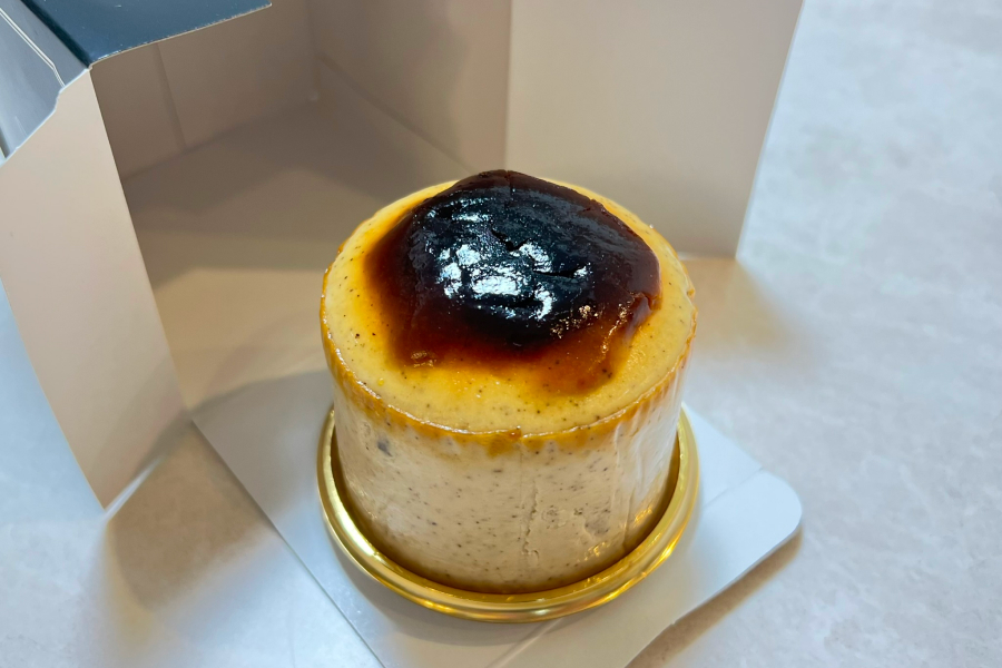 BASQUE CHEESE Catの紅茶チーズケーキ