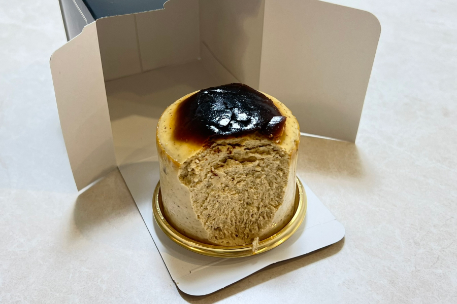 BASQUE CHEESE Catの紅茶チーズケーキ