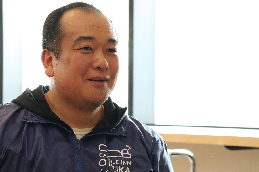 これまでの経歴を語る。