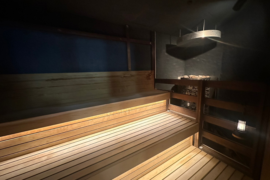 リニューアル後のサウナ室。